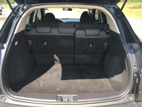 Used 2019 Honda HR-V LX image 12