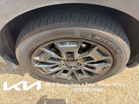 Certified 2021 Kia Telluride SX w/ SX Prestige Package AWD/4WD image 14