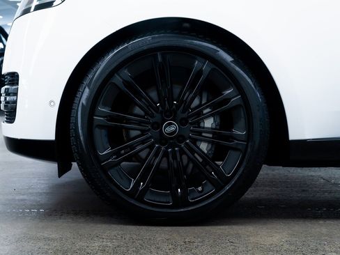 Used 2022 Land Rover Range Rover SE image 7