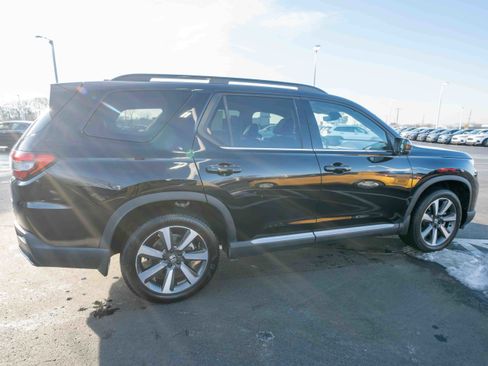 Used 2024 Honda Pilot Touring image 6