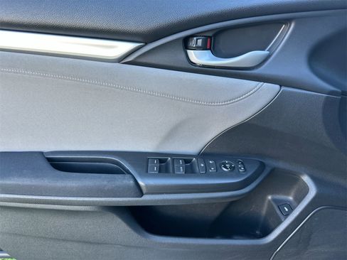 Used 2018 Honda Civic EX image 11
