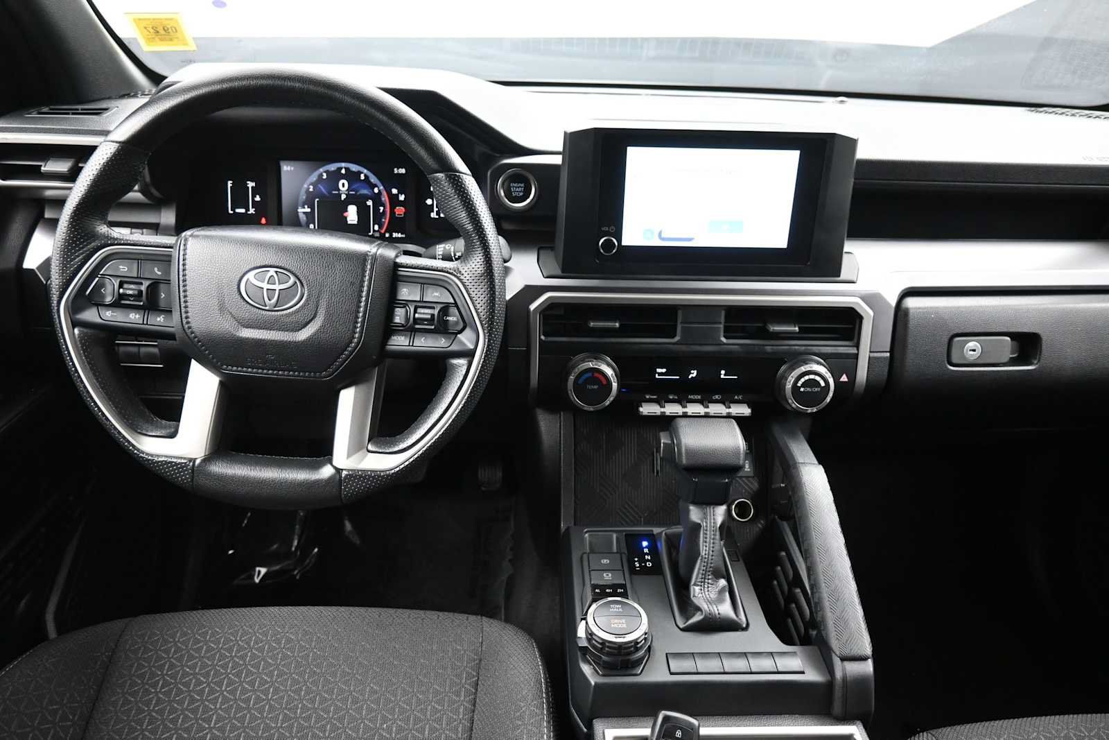 Used 2025 Toyota 4Runner SR5 AWD/4WD image 21