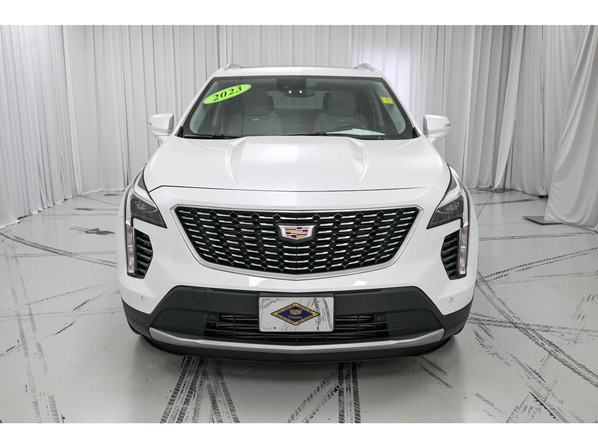 Used 2023 Cadillac XT4 Premium Luxury w/ Cold Weather Package FWD image 3