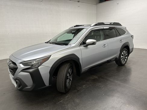 Used 2024 Subaru Outback Touring w/ Popular Package #2 AWD/4WD image 4