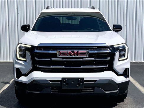 Used 2025 GMC Terrain Elevation w/ Elevation Premium Package FWD image 3