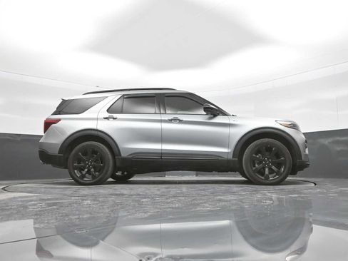 Certified 2024 Ford Explorer ST-Line w/ Class IV Trailer Tow Package AWD/4WD image 42