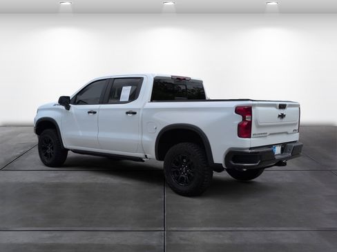 Used 2025 Chevrolet Silverado 1500 ZR2 w/ Technology Package AWD/4WD image 3