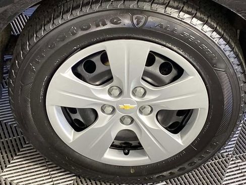 Used 2017 Chevrolet Cruze LS image 27