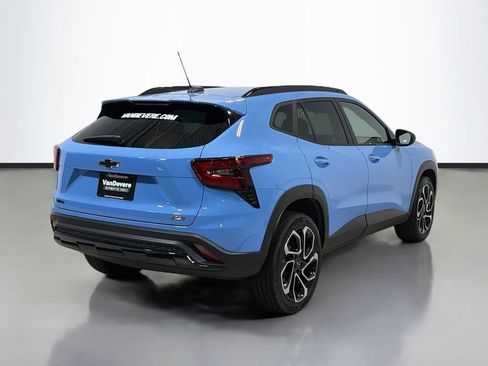 Used 2024 Chevrolet Trax RS w/ Sunroof Package FWD image 9