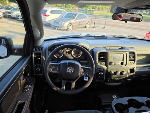 Used 2018 RAM 1500 Express w/ Express Value Package RWD image 7