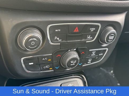 Used 2021 Jeep Compass Latitude w/ Sun and Sound Group image 30