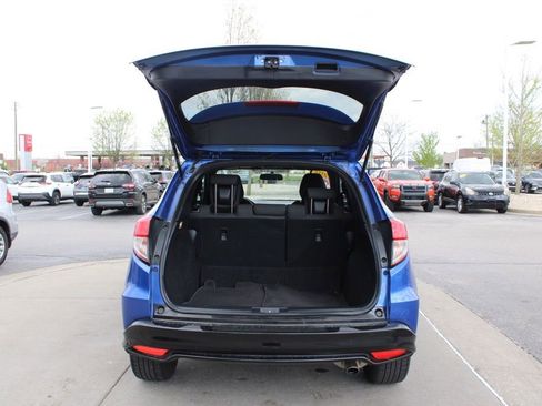 Used 2021 Honda HR-V Sport image 9