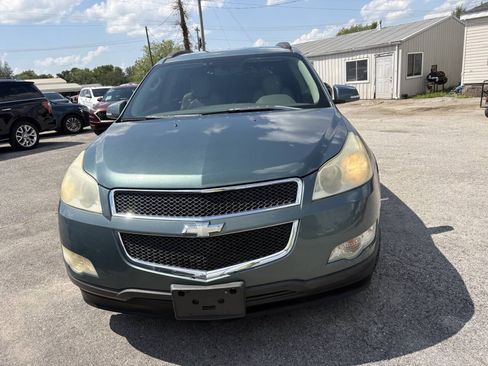 Used 2009 Chevrolet Traverse LT FWD image 4