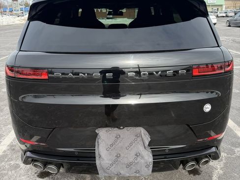 Used 2024 Land Rover Range Rover Sport AWD/4WD image 9