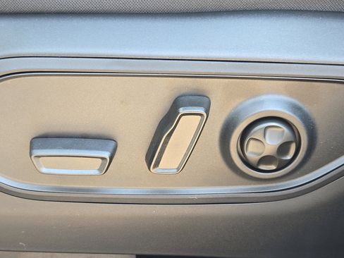 New 2025 Jeep Grand Cherokee Altitude image 7