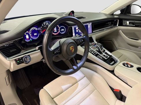 Certified 2021 Porsche Panamera image 4