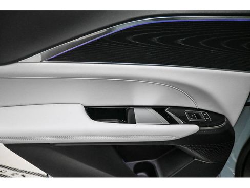 Certified 2024 Cadillac Lyriq Luxury AWD/4WD image 23