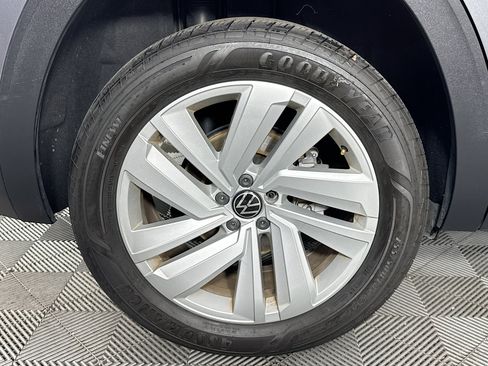 Used 2023 Volkswagen Atlas Cross Sport SE FWD image 31