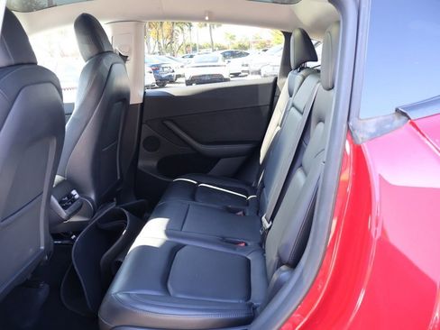 Used 2022 Tesla Model Y Long Range AWD/4WD image 37