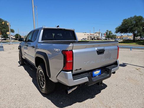 Used 2026 Toyota Tacoma TRD Off-Road AWD/4WD image 6