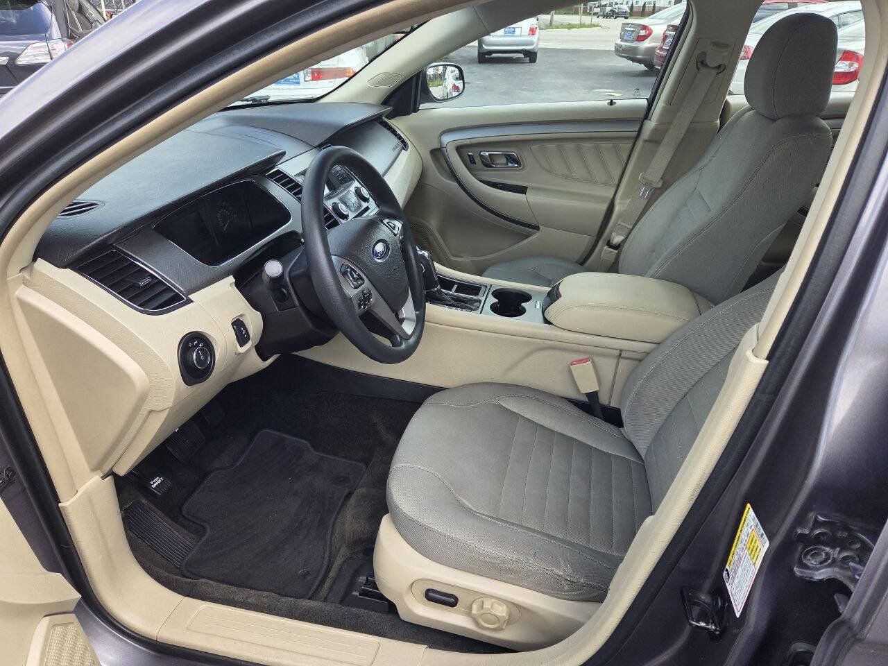 Used 2013 Ford Taurus SE FWD image 11