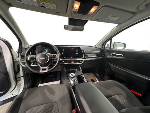 Used 2023 Kia Sportage LX AWD/4WD image 16