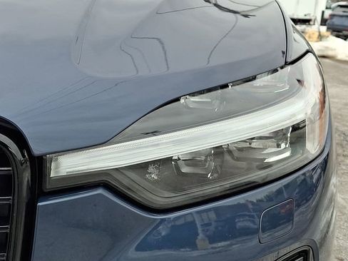 Used 2024 Volvo XC60 B5 Plus image 8