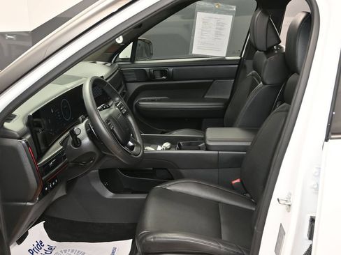 Used 2025 Hyundai Santa Fe Calligraphy FWD image 11