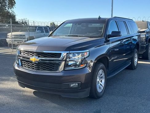 Used 2015 Chevrolet Suburban LT w/ Luxury Package RWD image 7