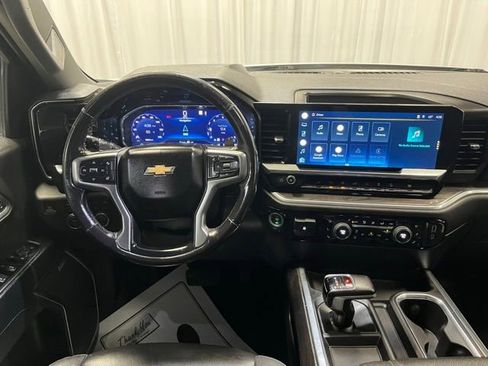 Used 2022 Chevrolet Silverado 1500 LTZ w/ LTZ Premium Package AWD/4WD image 17
