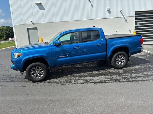 Used 2016 Toyota Tacoma SR5 w/ SR5 Appearance Package (SN) AWD/4WD image 16