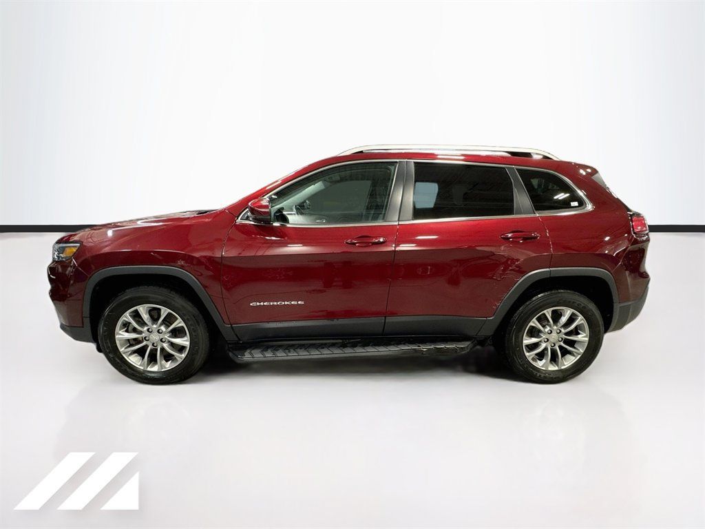 Used 2019 Jeep Cherokee Latitude Plus w/ Cold Weather Group AWD/4WD image 8
