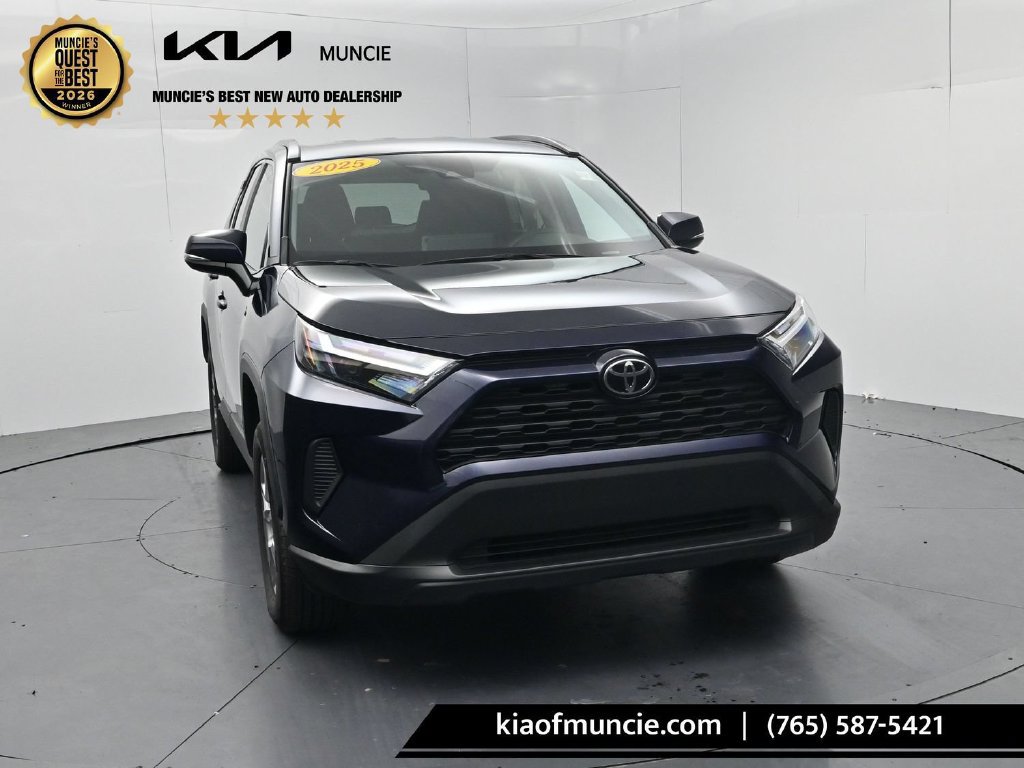 Used 2025 Toyota RAV4 XLE AWD/4WD image 2