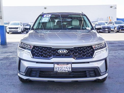 Used 2021 Kia Sorento S image 2