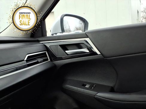 Used 2024 Mitsubishi Outlander SE image 19