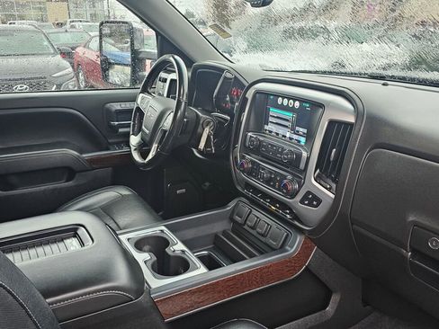 Used 2018 GMC Sierra 1500 SLT image 11