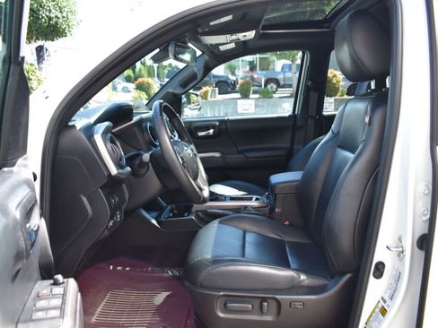 Certified 2021 Toyota Tacoma Limited image 18
