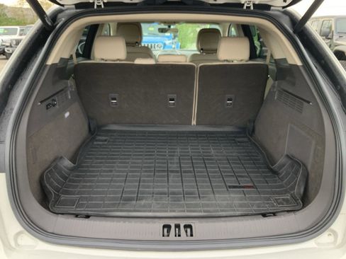 Used 2020 Lincoln Nautilus Reserve image 11