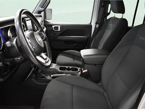 Used 2022 Jeep Wrangler Unlimited Sahara image 22