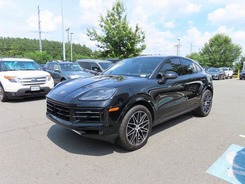Used 2024 Porsche Cayenne Coupe image 3