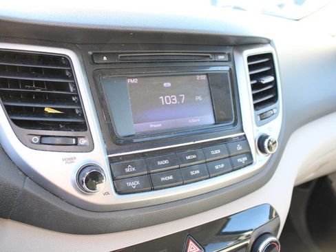 Used 2016 Hyundai Tucson SE w/ Option Group 02 image 15