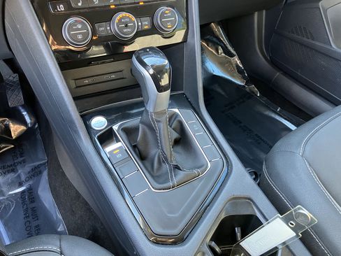 Used 2024 Volkswagen Taos SE image 28