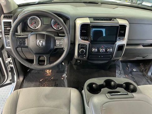 Used 2019 RAM 1500 Classic SLT AWD/4WD image 11