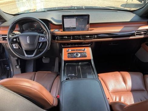 Used 2020 Lincoln Aviator Reserve w/ Equipment Group 202A AWD/4WD image 4
