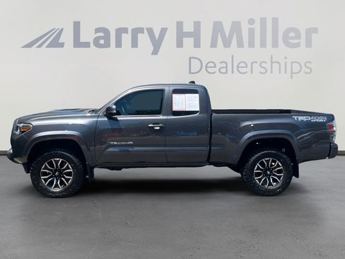 Used 2020 Toyota Tacoma TRD Sport AWD/4WD image 2