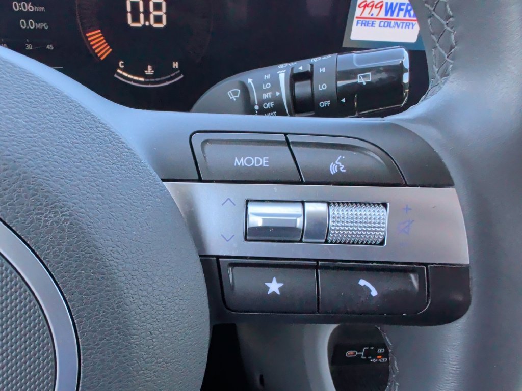 Used 2024 Hyundai Kona SEL AWD/4WD image 24