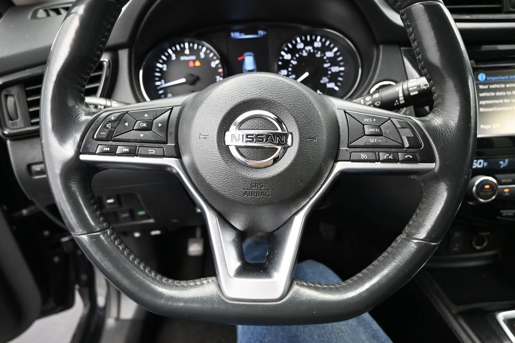 Used 2017 Nissan Rogue SL w/ SL Premium Package FWD image 13