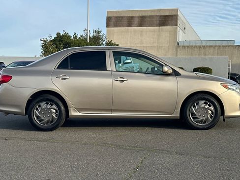 Used 2010 Toyota Corolla LE image 6