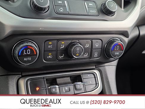 Used 2022 GMC Acadia SLE FWD image 17