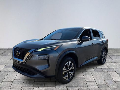 Used 2021 Nissan Rogue SV image 3